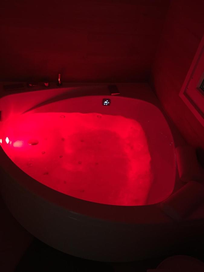 Luxury Apartment With Jacuzzi Santiago de Compostela Dış mekan fotoğraf